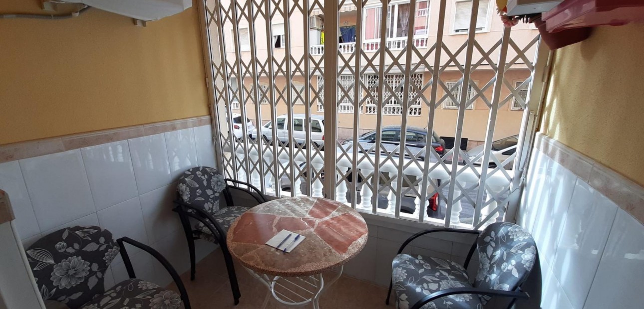 Venta - Apartamento / piso -
Torrevieja - Playa de los locos