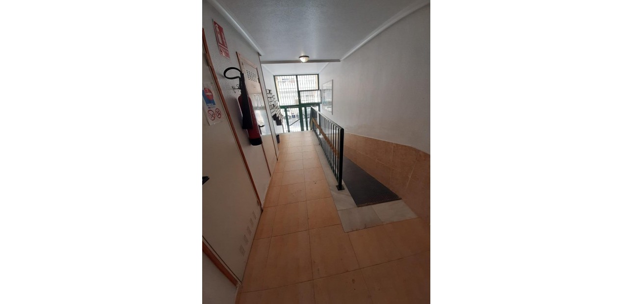 Venta - Apartamento / piso -
Torrevieja - Playa de los locos