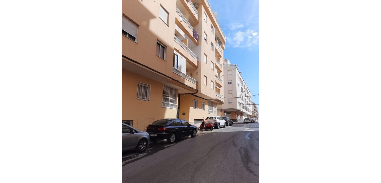 Venta - Apartamento / piso -
Torrevieja - Playa de los locos