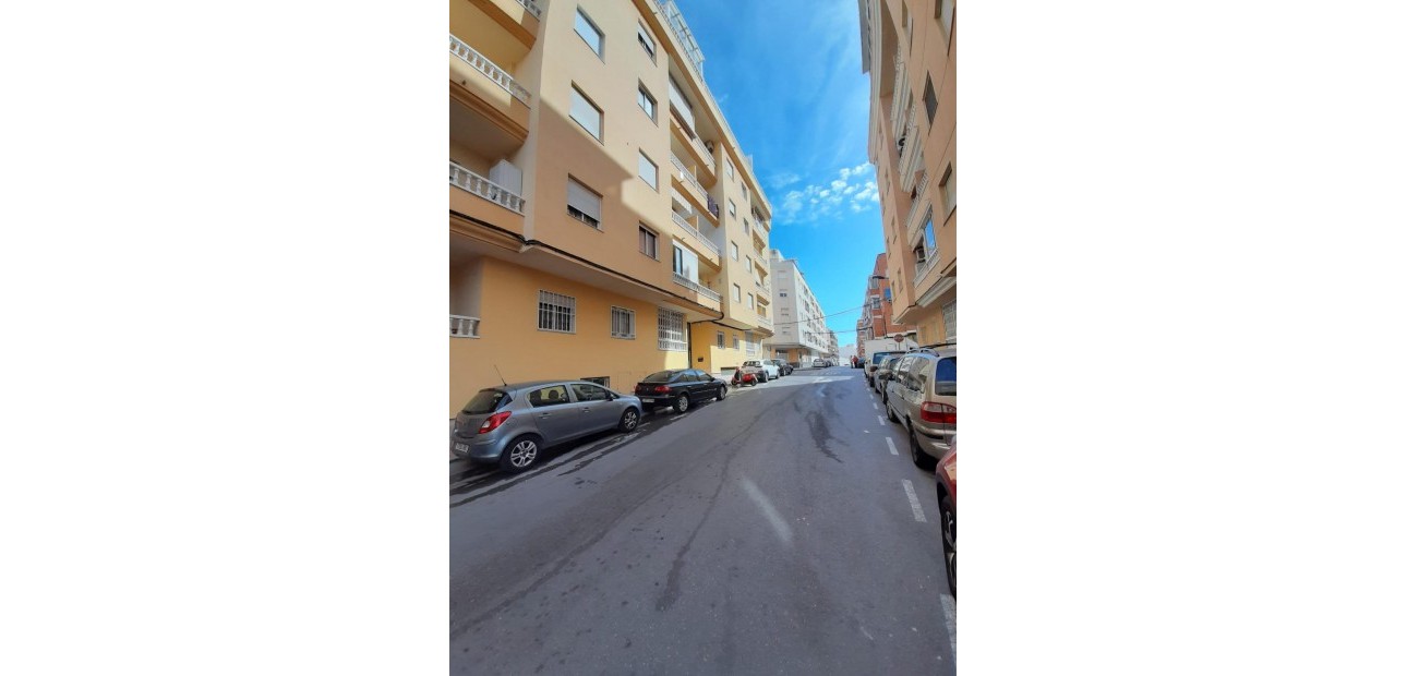 Venta - Apartamento / piso -
Torrevieja - Playa de los locos