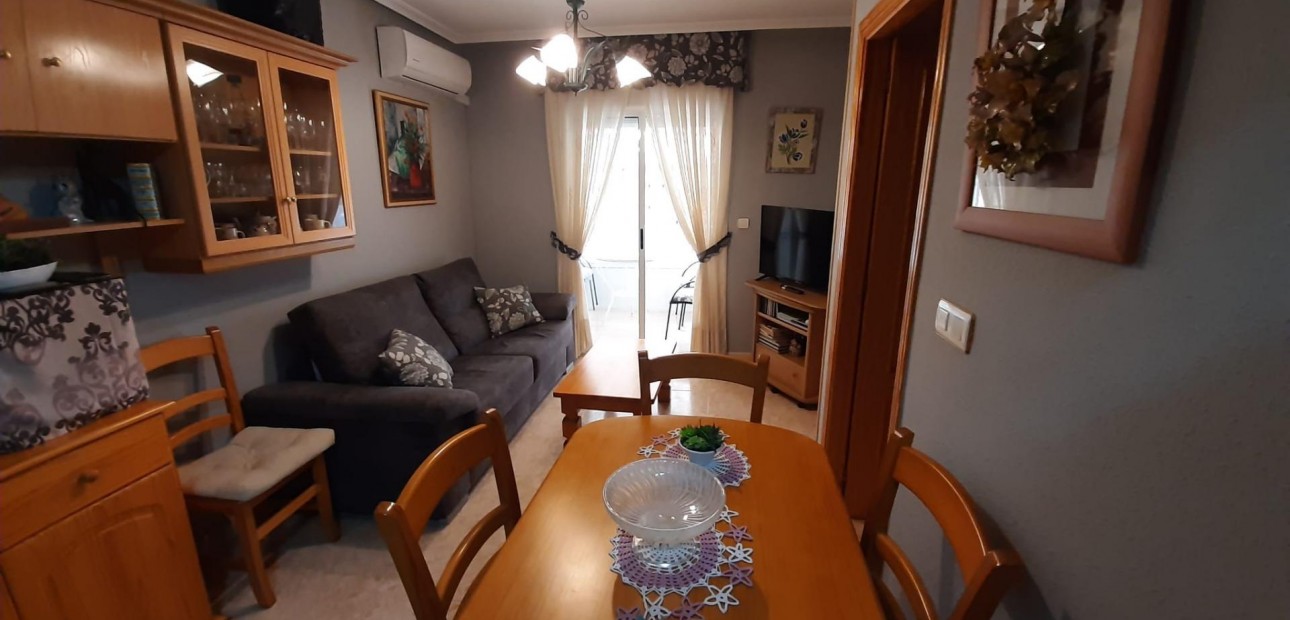 Venta - Apartamento / piso -
Torrevieja - Playa de los locos