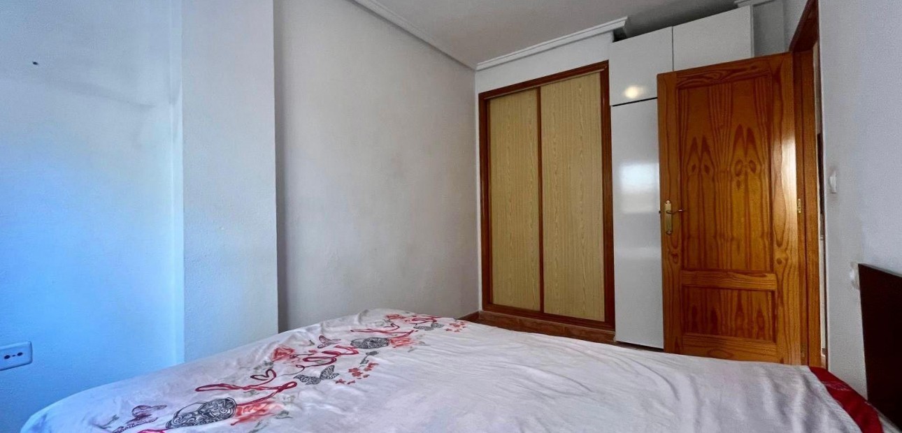 Venta - Apartamento / piso -
Torrevieja - Estacion de autobuses