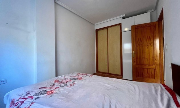 Venta - Apartamento / piso -
Torrevieja - Estacion de autobuses