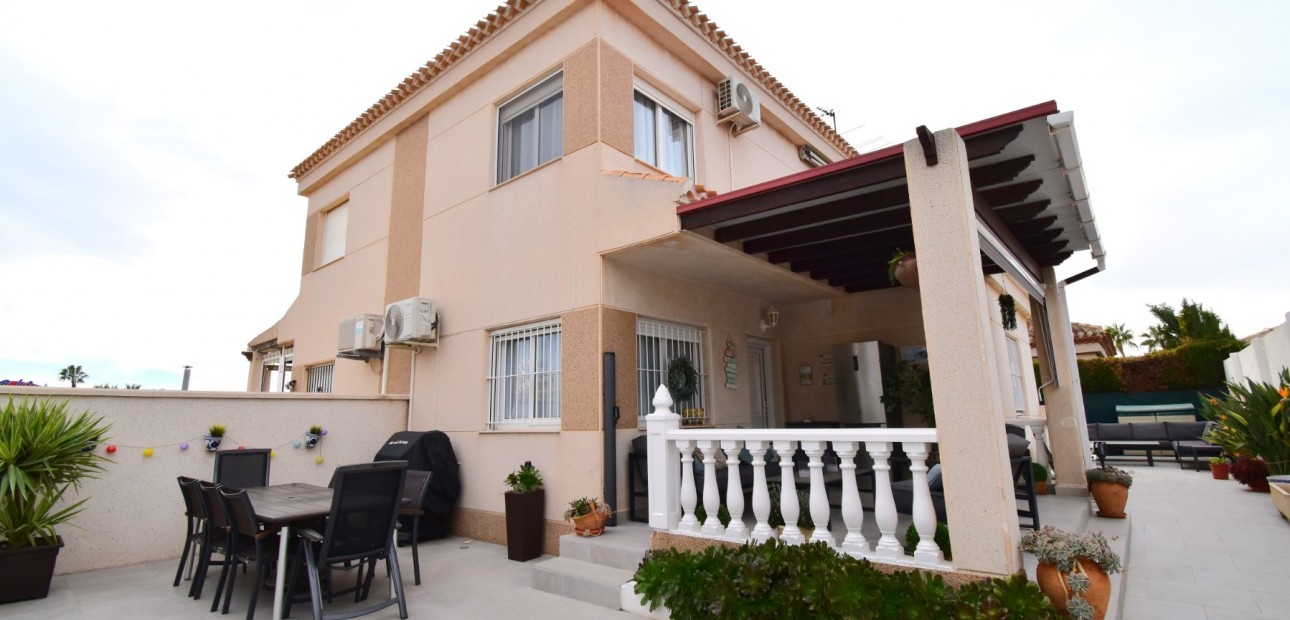 Venta - Semi Detached Villa -
Orihuela Costa - Playa Flamenca