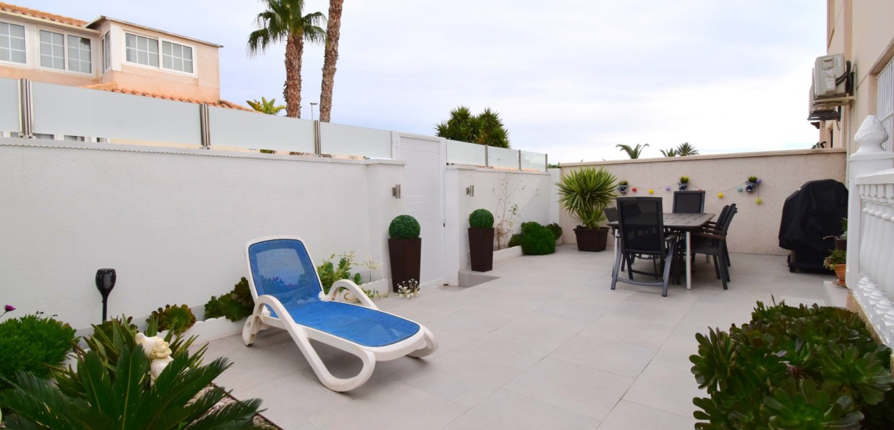 Venta - Semi Detached Villa -
Orihuela Costa - Playa Flamenca