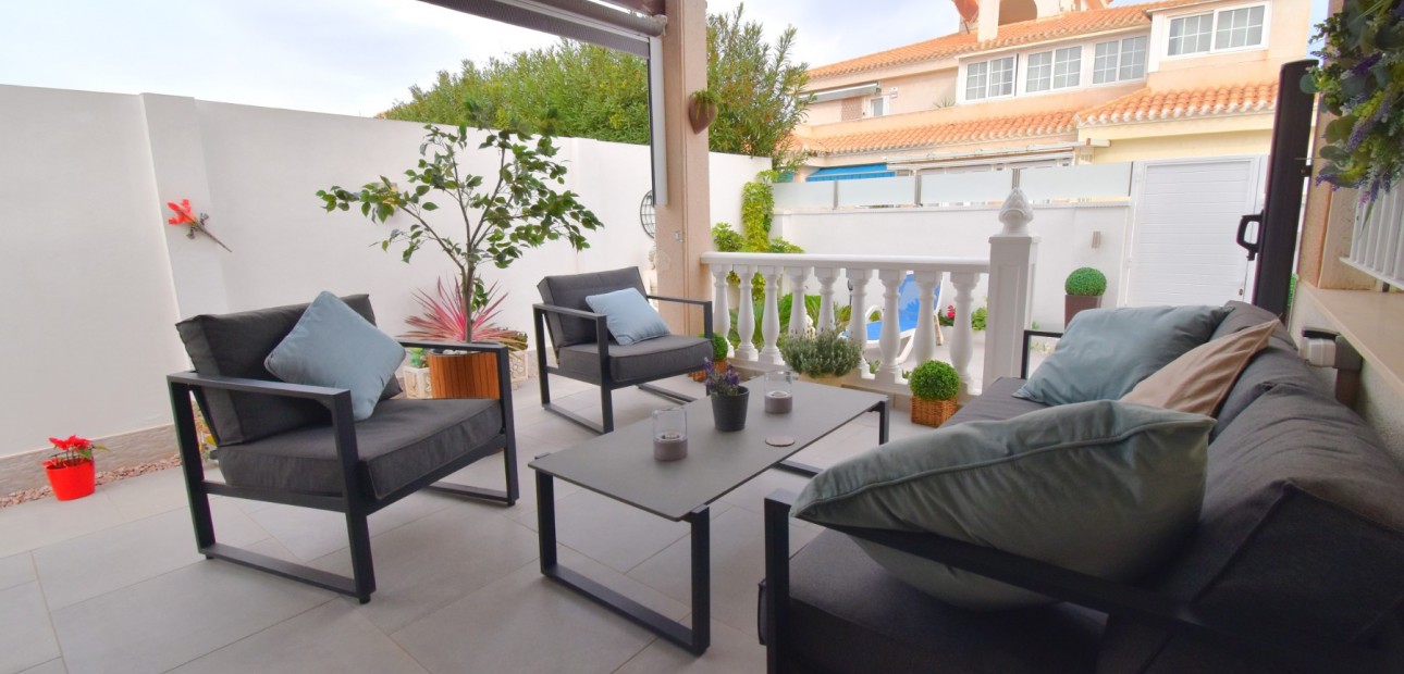 Venta - Semi Detached Villa -
Orihuela Costa - Playa Flamenca