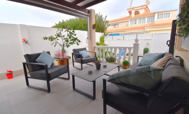 Venta - Semi Detached Villa -
Orihuela Costa - Playa Flamenca