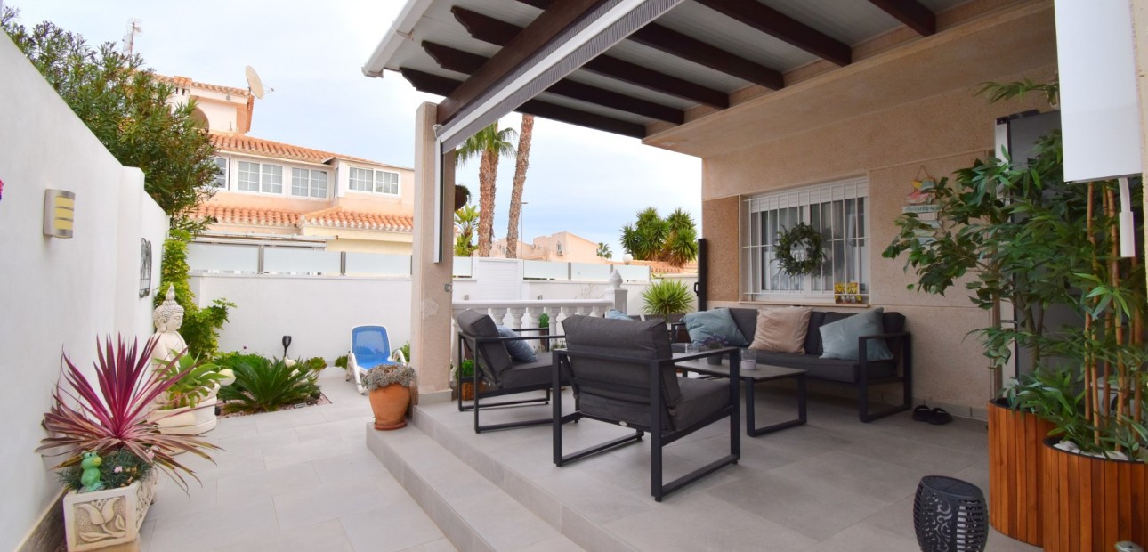 Venta - Semi Detached Villa -
Orihuela Costa - Playa Flamenca