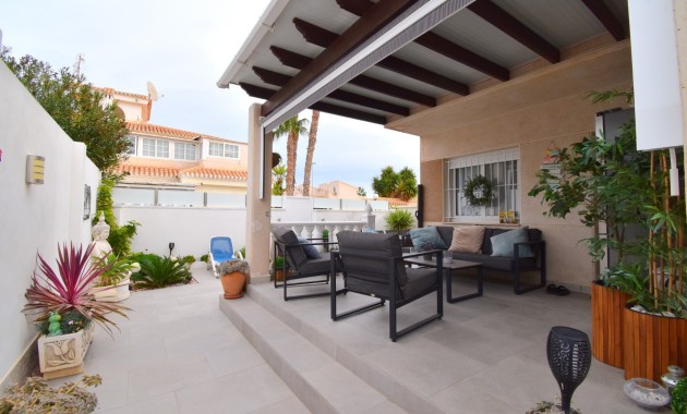 Venta - Semi Detached Villa -
Orihuela Costa - Playa Flamenca