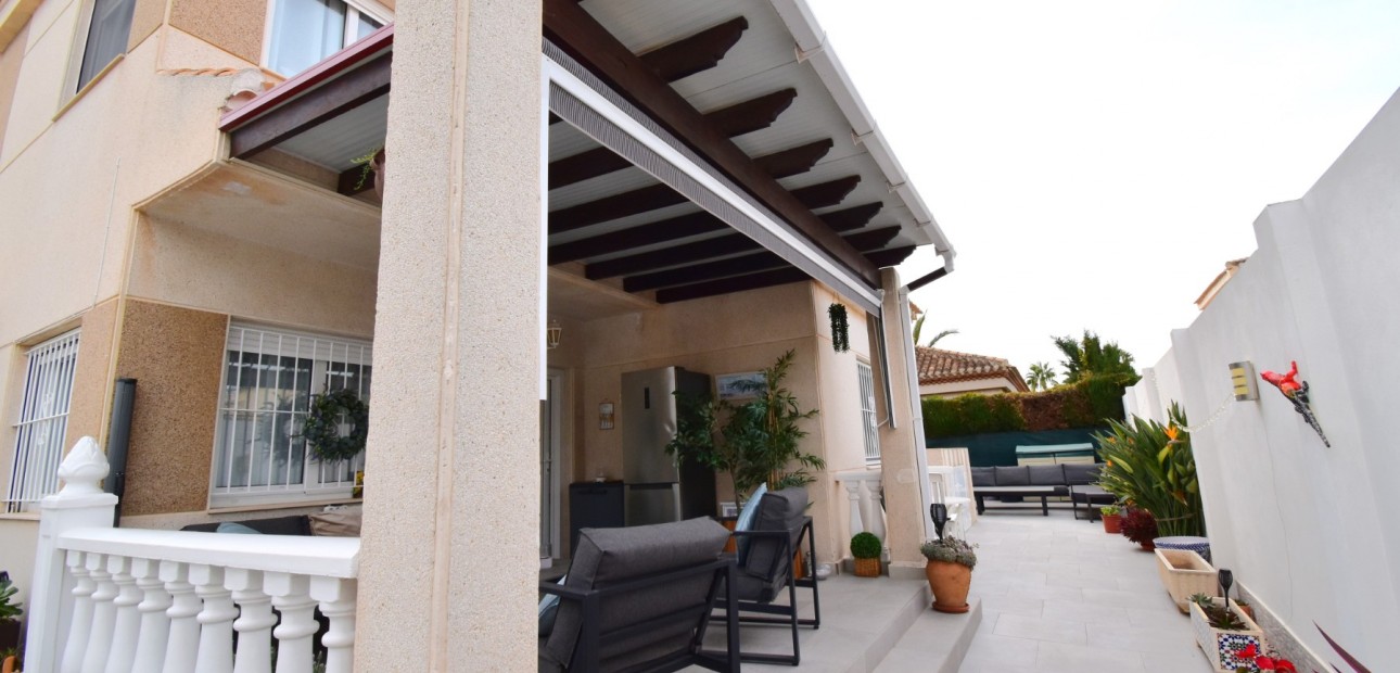 Venta - Semi Detached Villa -
Orihuela Costa - Playa Flamenca