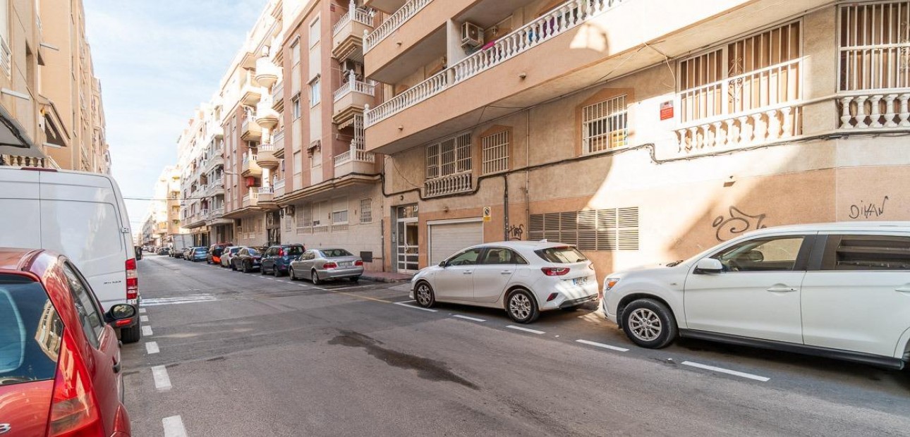 Venta - Apartamento / piso -
Torrevieja - Centro