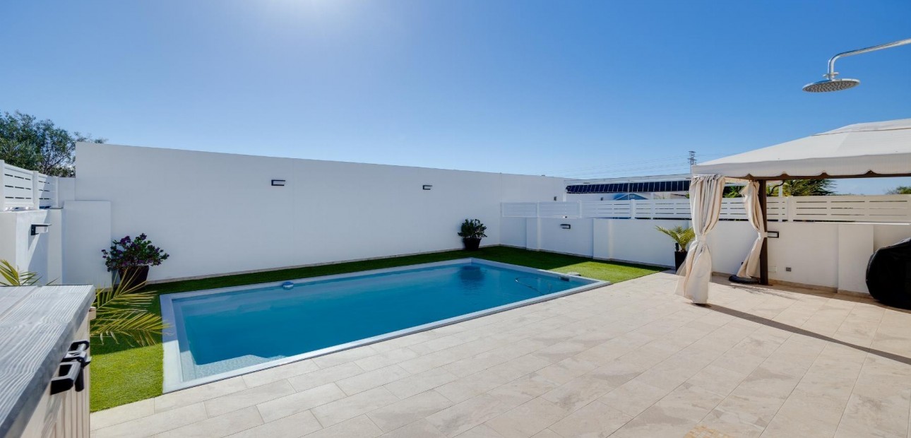 Venta - Villa -
Torrevieja - San luis