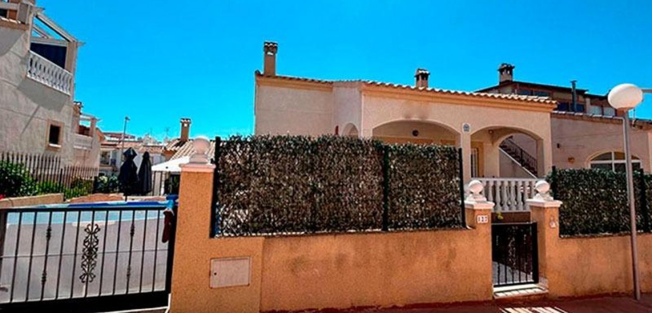 Venta - Villa -
Orihuela Costa - La Florida