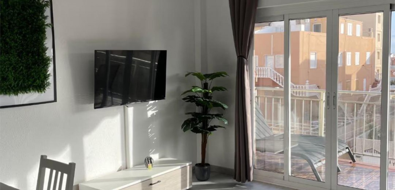 Venta - Apartamento / piso -
Torrevieja - Los Europeos