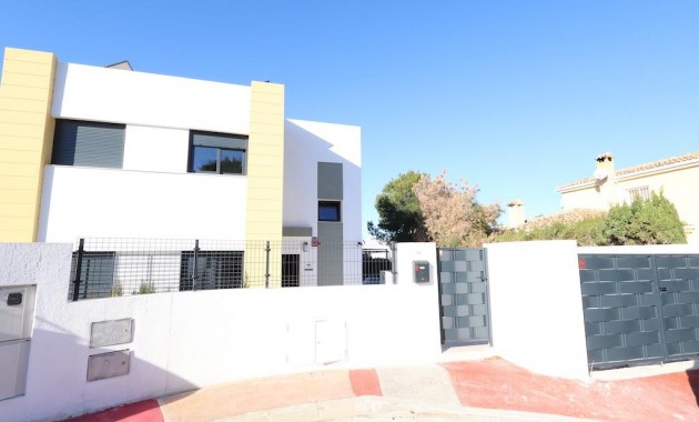 Herverkoop - Terraced house -
Busot - Urbanizacion valle dorado