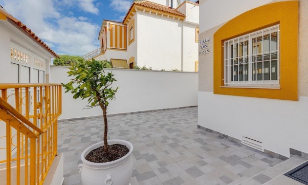 Sale - Bungalow -
Torrevieja - Aguas nuevas 1