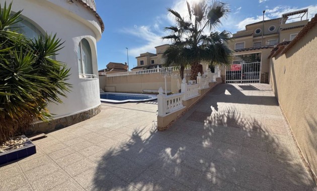 Venta - Villa -
Ciudad Quesada