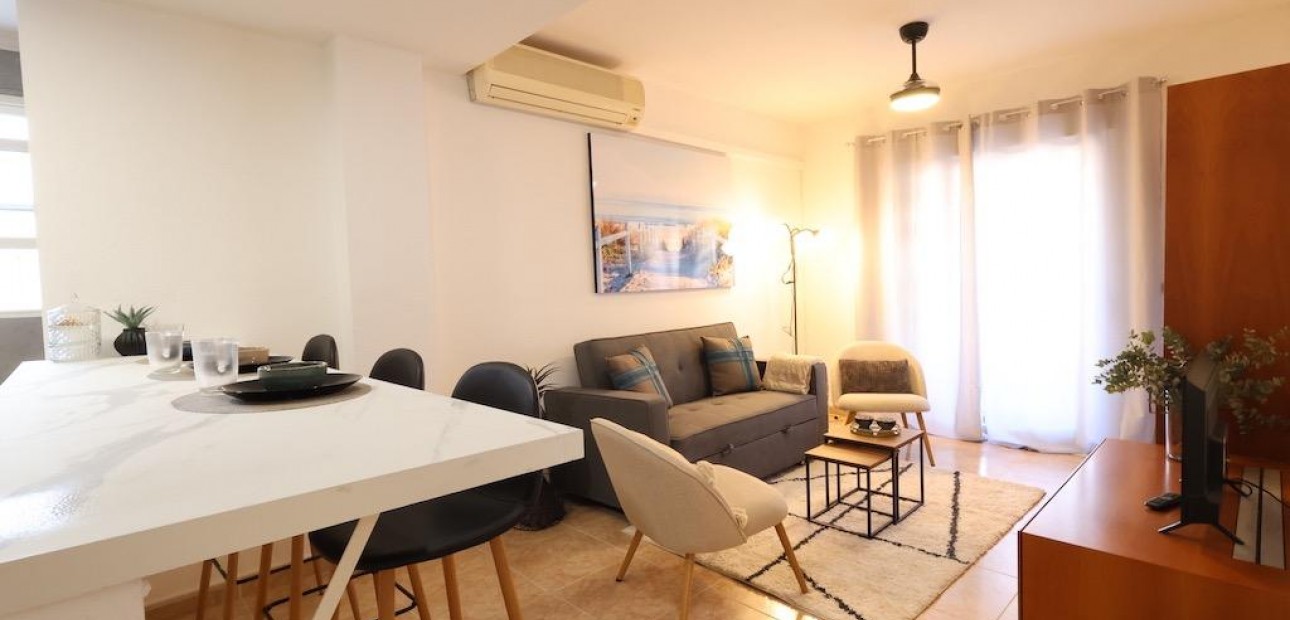 Herverkoop - Appartement / flat -
Torrevieja - Centro