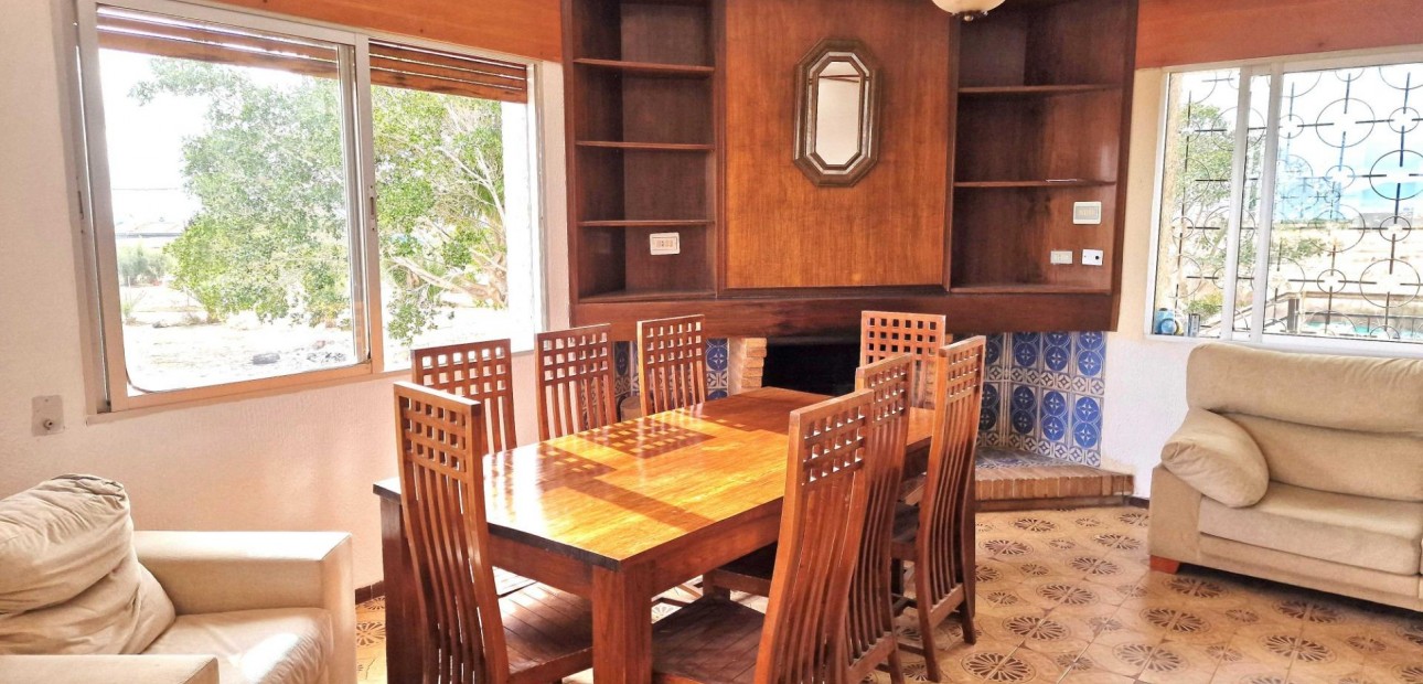 Herverkoop - Villa -
Cieza