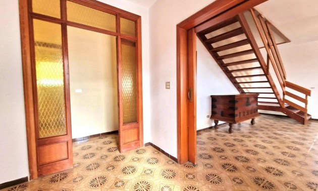 Herverkoop - Villa -
Cieza