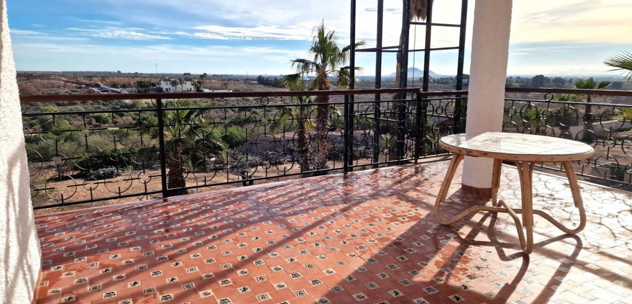 Herverkoop - Villa -
Cieza