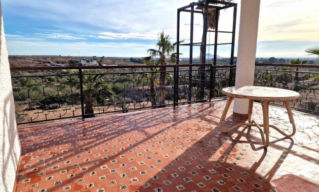 Herverkoop - Villa -
Cieza