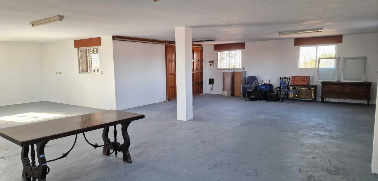 Herverkoop - Villa -
Cieza