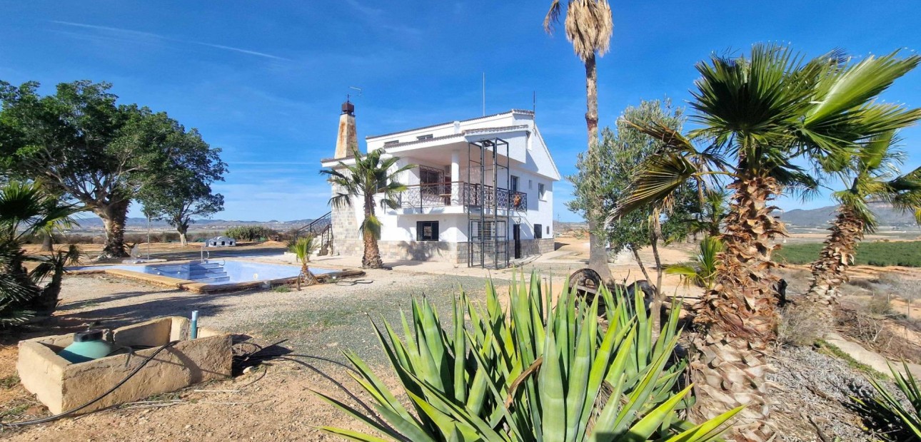 Herverkoop - Villa -
Cieza