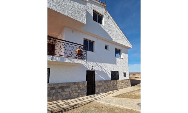 Herverkoop - Villa -
Cieza