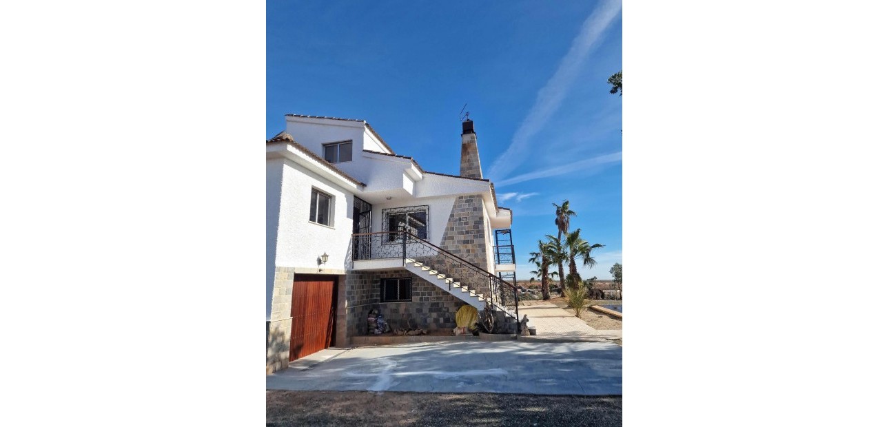 Herverkoop - Villa -
Cieza