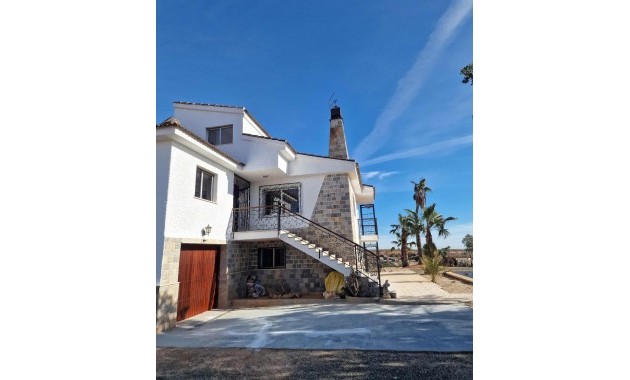 Herverkoop - Villa -
Cieza