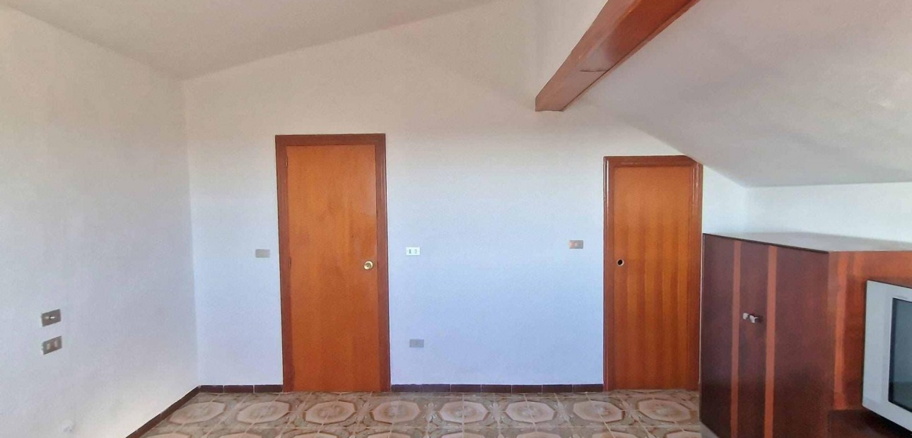 Herverkoop - Villa -
Cieza