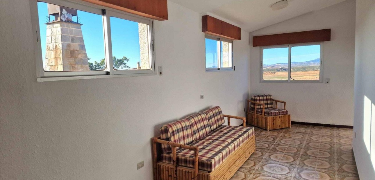 Herverkoop - Villa -
Cieza