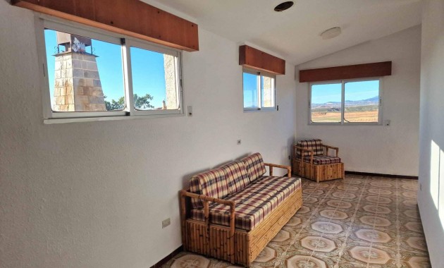 Herverkoop - Villa -
Cieza