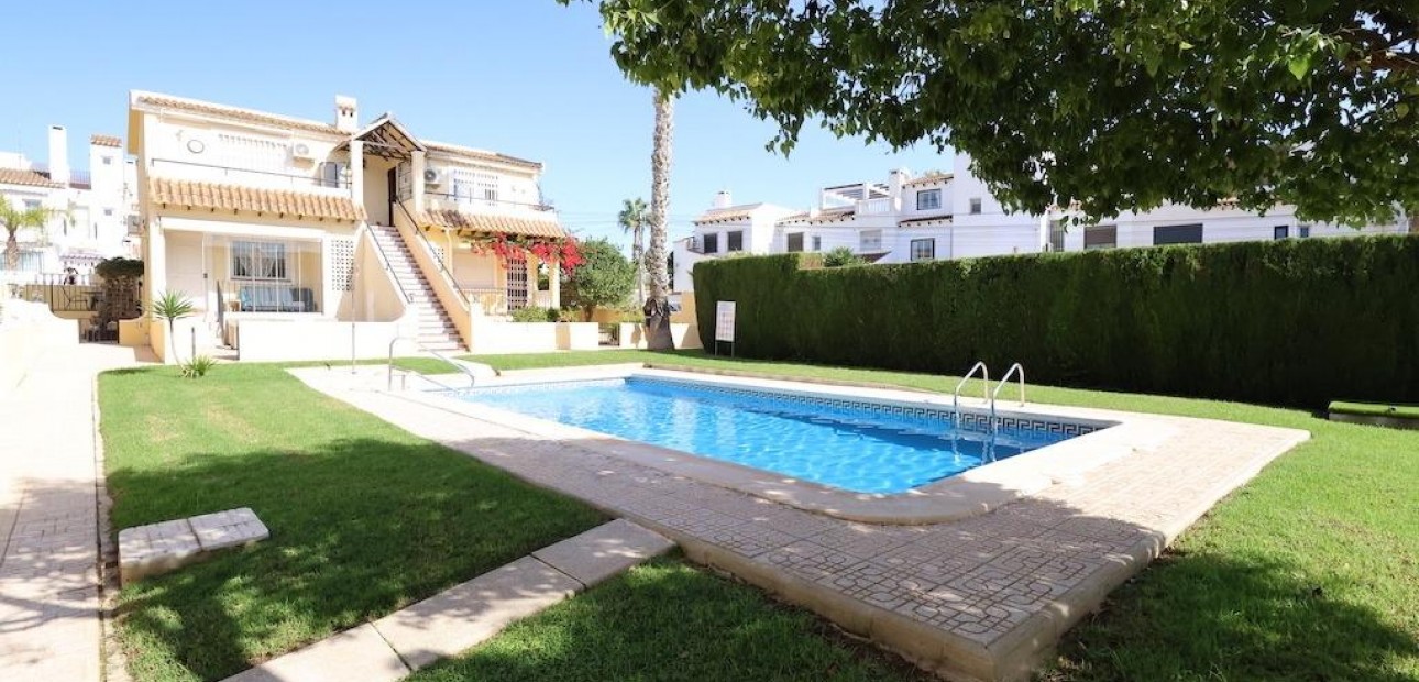 Venta - Terraced house -
San Miguel de Salinas - Villamartín