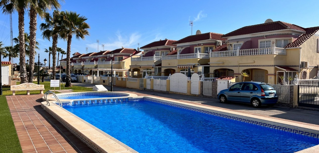 Venta - Apartment / flat (1) -
Orihuela Costa