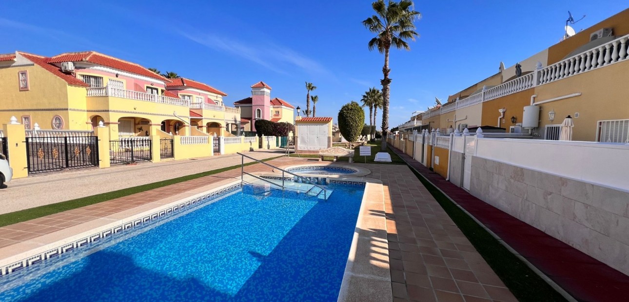 Venta - Apartment / flat (1) -
Orihuela Costa