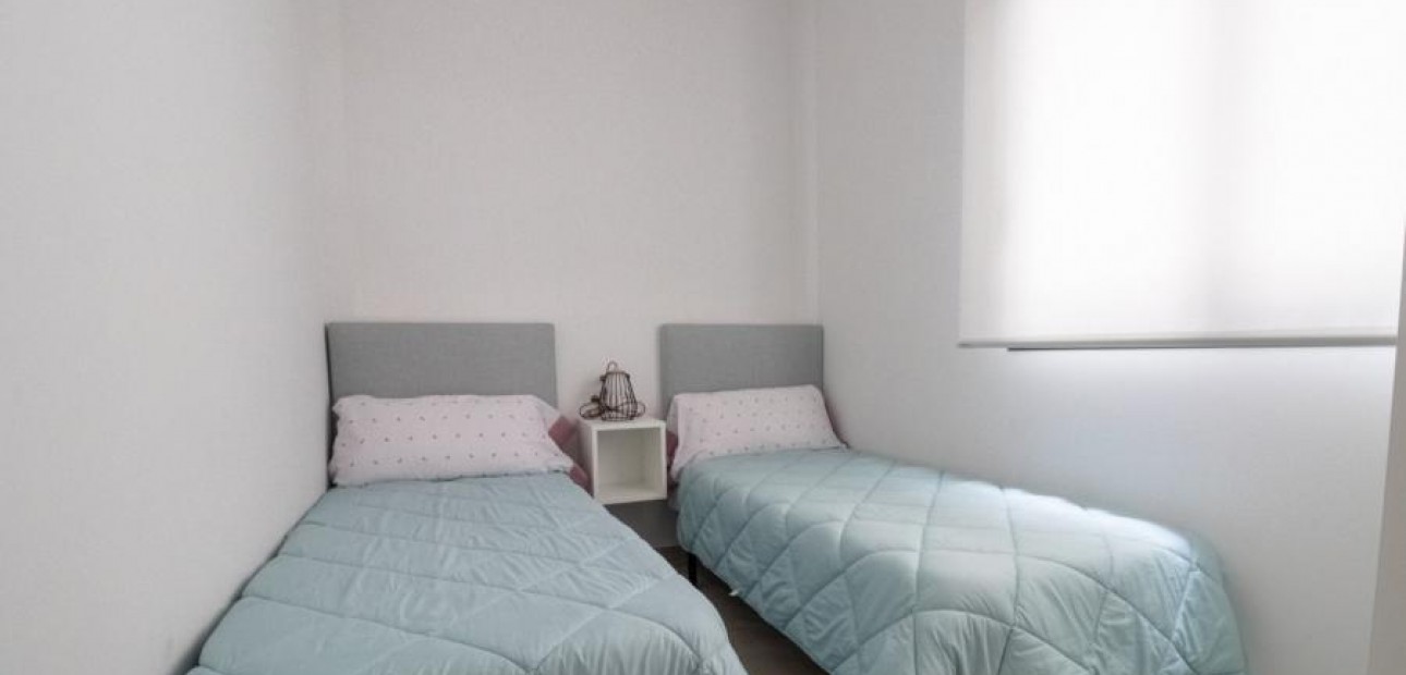 Venta - Apartamento / piso -
Torrevieja - Estacion de autobuses