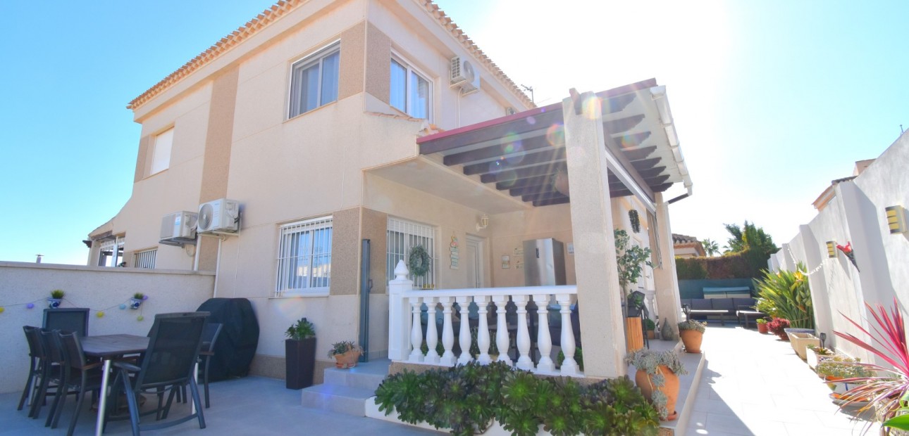 Venta - Semi Detached Villa -
Orihuela Costa - Playa Flamenca