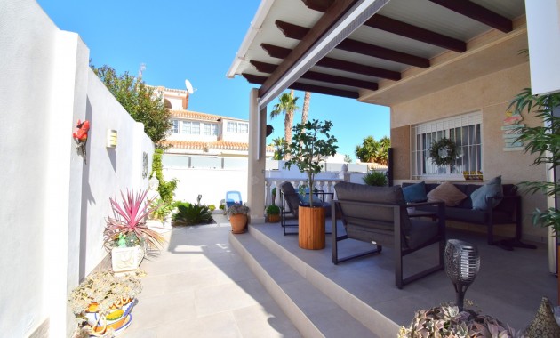 Venta - Semi Detached Villa -
Orihuela Costa - Playa Flamenca