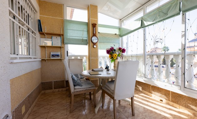 Herverkoop - Villa -
Los Altos