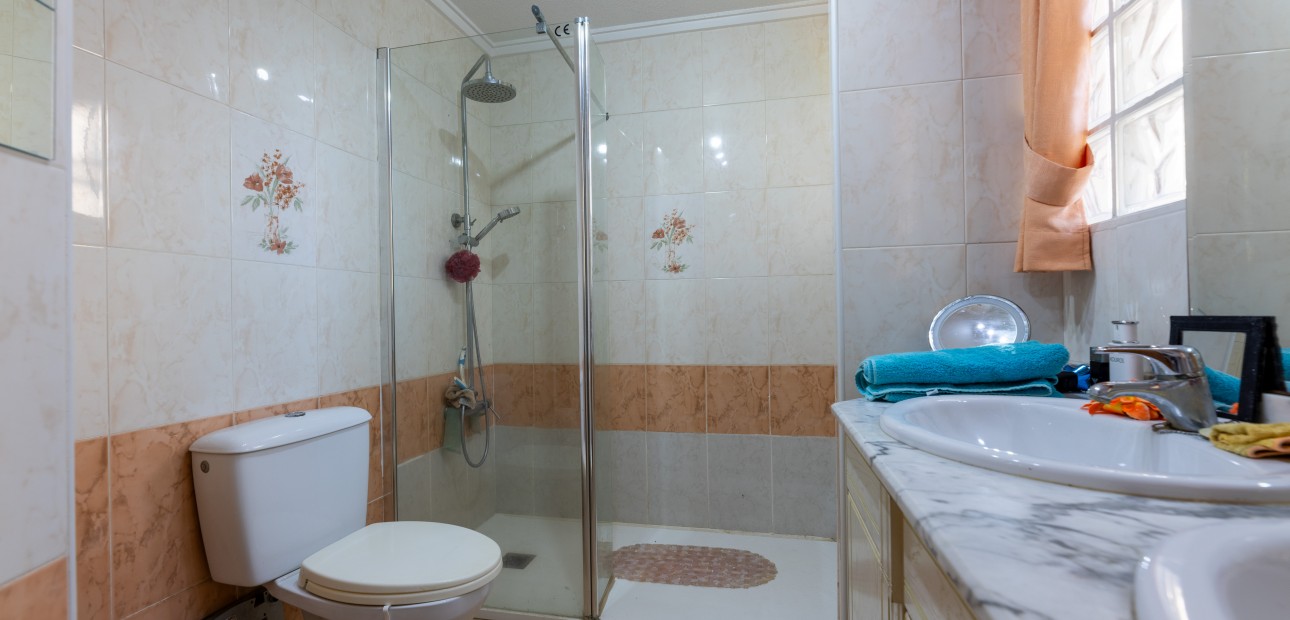 Herverkoop - Villa -
Los Altos