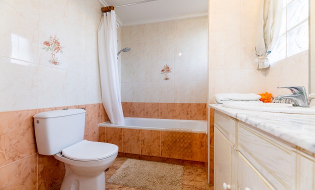 Herverkoop - Villa -
Los Altos