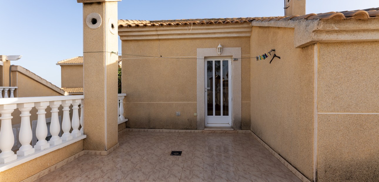 Herverkoop - Villa -
Los Altos