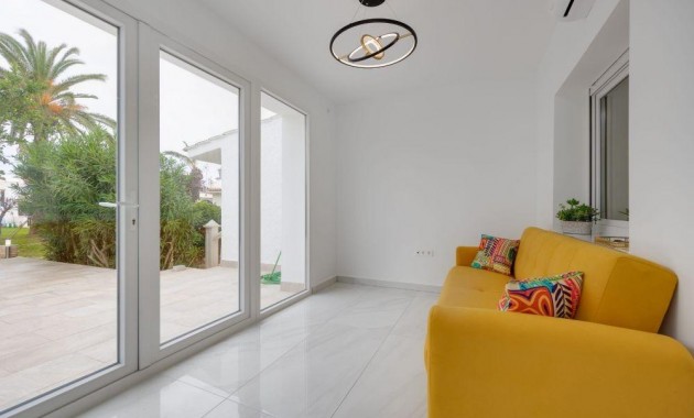 Herverkoop - Terraced house -
Orihuela Costa