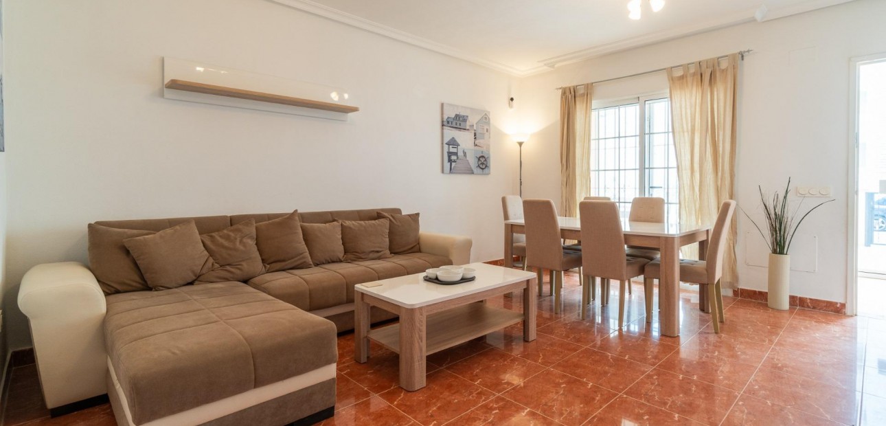 Venta - Terraced house -
Orihuela Costa - Los Dolses