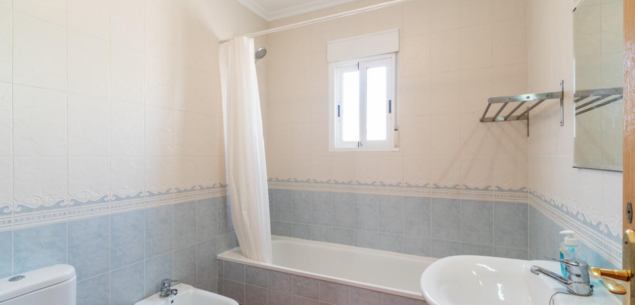 Venta - Terraced house -
Orihuela Costa - Los Dolses