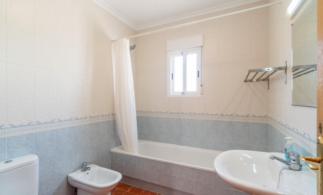 Venta - Terraced house -
Orihuela Costa - Los Dolses