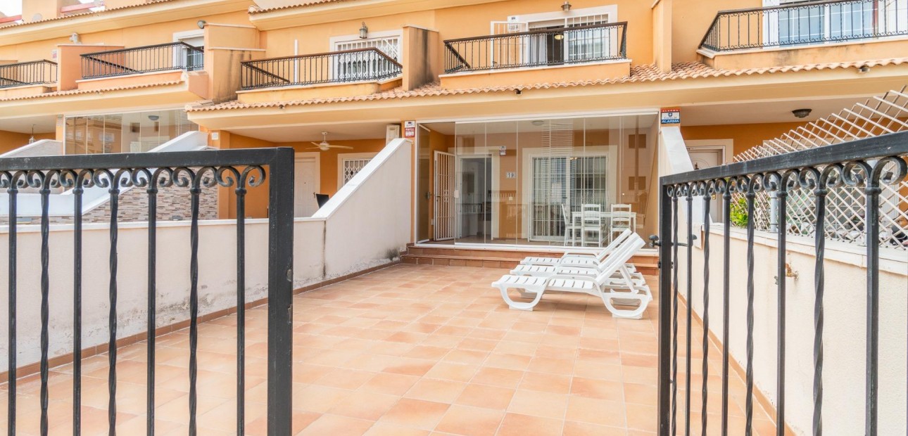 Venta - Terraced house -
Orihuela Costa - Los Dolses