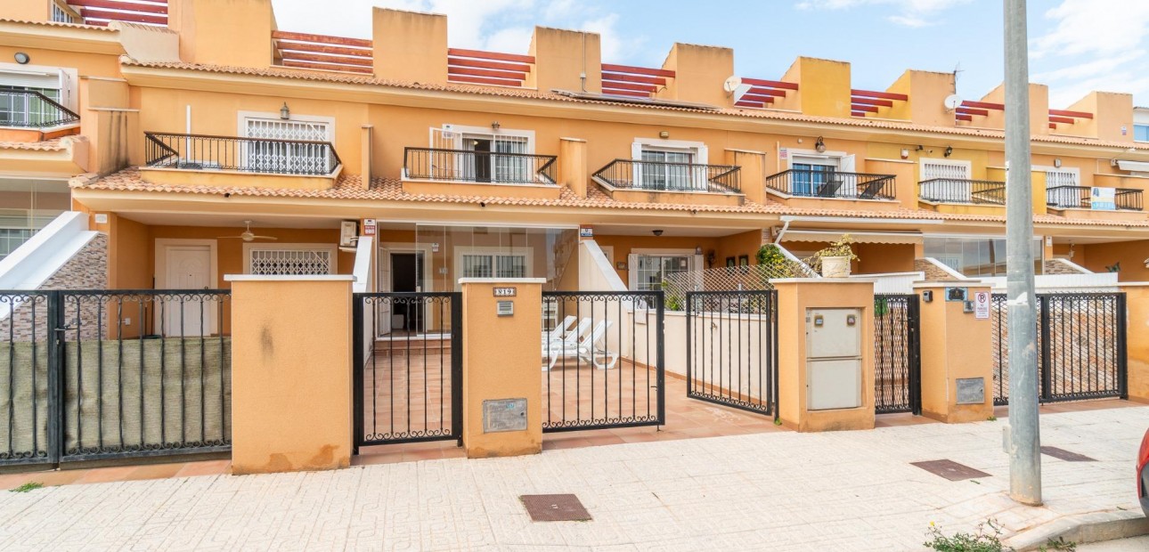 Venta - Terraced house -
Orihuela Costa - Los Dolses